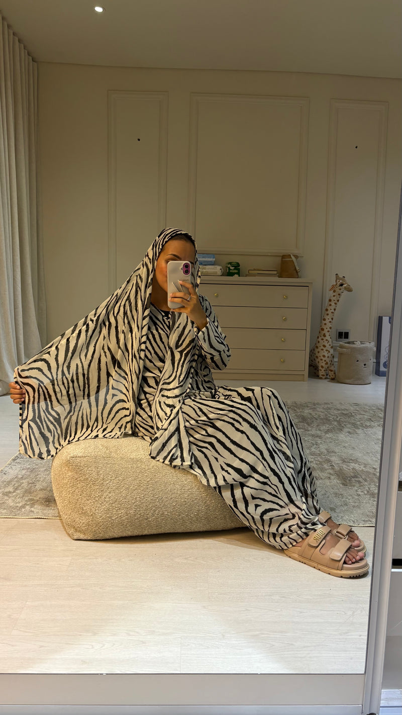 FAISA all in our zebra abaya