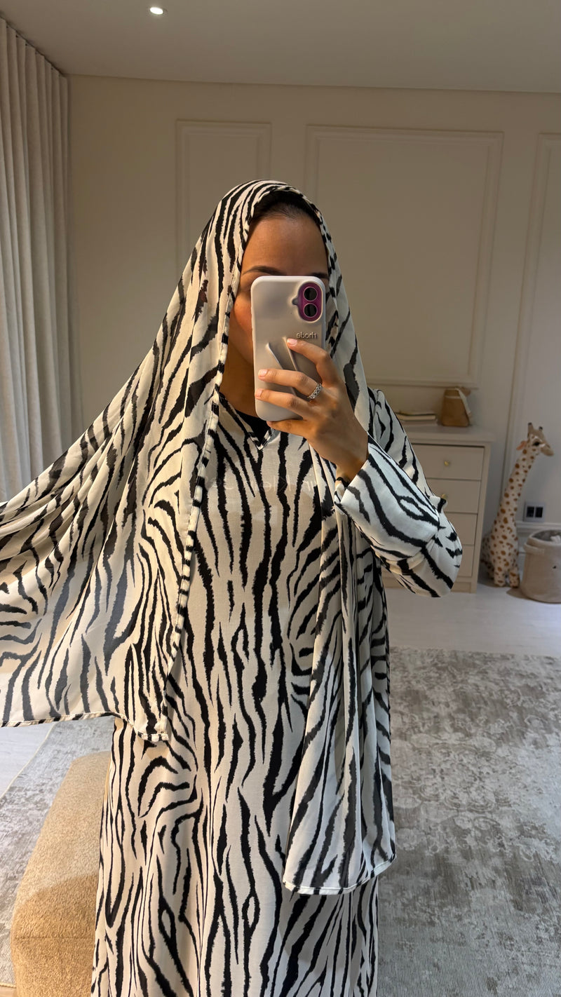 FAISA all in our zebra abaya